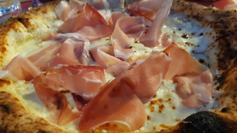 Pizza Caminetto. Pizzeria Marcoledí. Madrid.