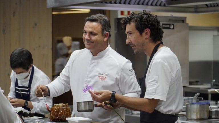 Ángel León y Eneko Atxa. Azurmendi. San Sebastian Gastronomika 2020.