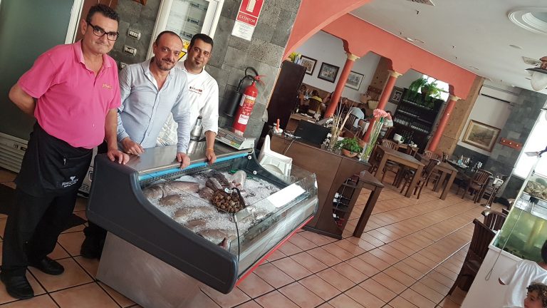 Los hermanos Barrera y Javier Darias. El Templete. El Médano. Tenerife. Fotos: Xavier Agulló.