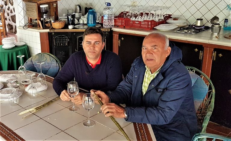 Vñictor e Inocencio Lugo. Finca La Laja. Agaete. Gran Canaria. Foto: Xavier Agulló.