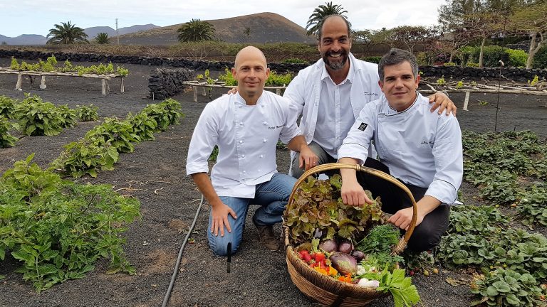 El equipo de 2017 (ya no en activo): Víctor, Paco (Finca de Uga) y Joao. Isla de Lobos
