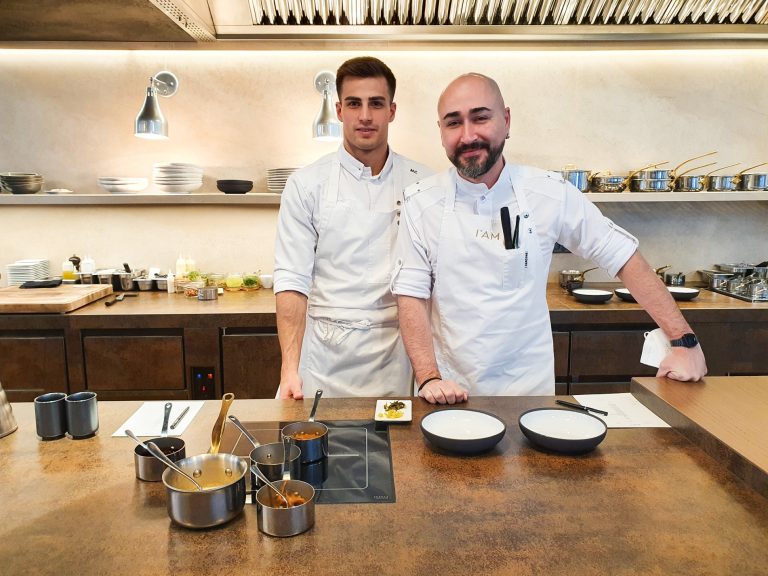 Pol y Artur. Restaurante Aürt. Hotel Diagonal mar. barcelona. Foto: Xavier Agulló.