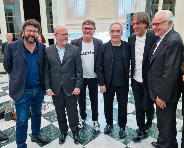 Luca Iccarino, Stefano Cavallito, Andoni Luis ADuriz, Ferran Adrià, Davide Oldani y Alain Ducasse. Buonissima Torino 22. Torino. Foto: Xavier Agulló.